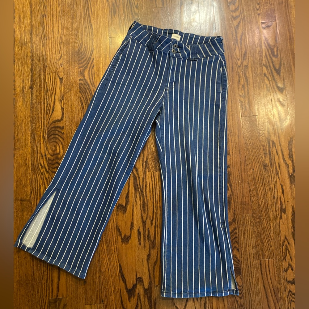 High Rise Sneak Peek Denim Jeans with White
Stripes - 28‎